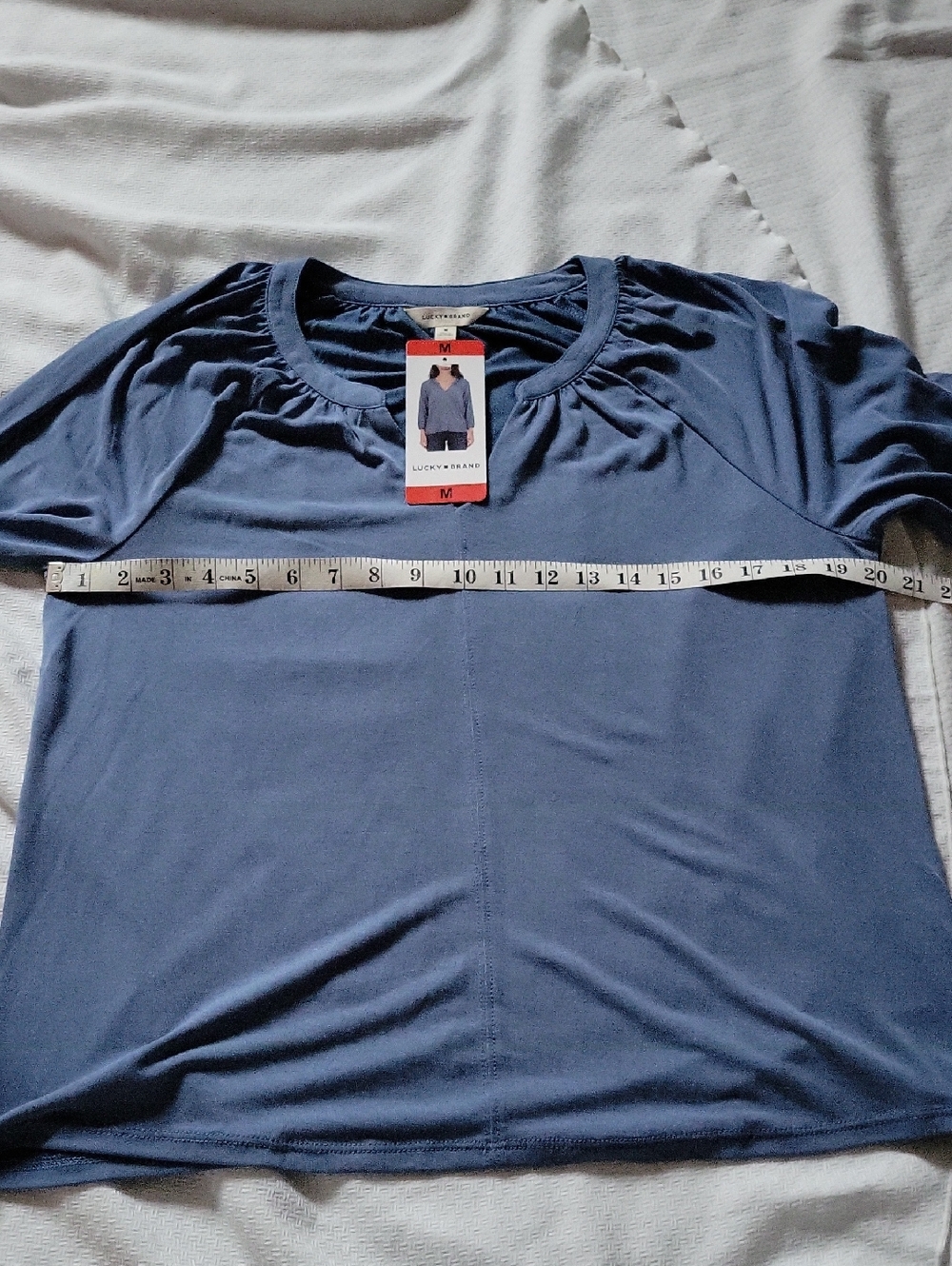 Lucky Brand Delft Blue V-neck 3/4 Sleeve Top Blouse M NWT - Picture 6 of 8